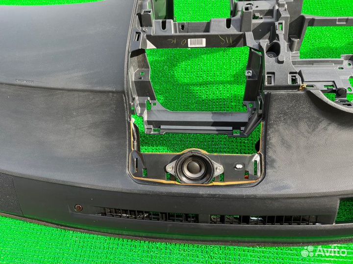 Торпедо Lexus HS250H, Sai