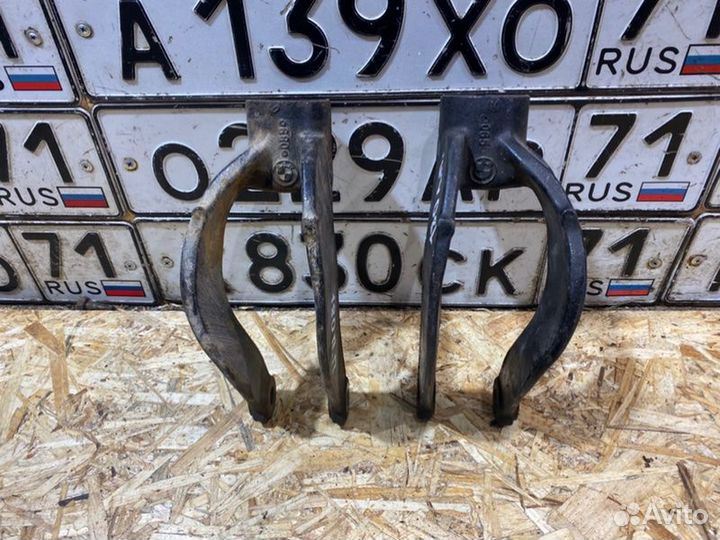 Кронштейн амортизатора Bmw X5 E70 3.0 2011