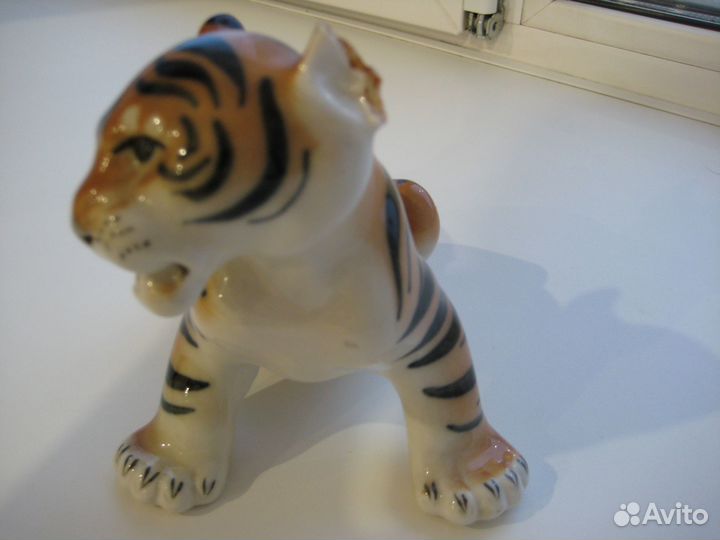 Фарфоровая статуэтка тигрёнок (под реставрацию)