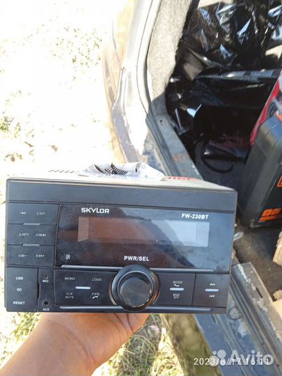 Магнитофон Skylor