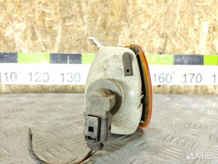 Поворотник правый Volkswagen Polo 1994-1999