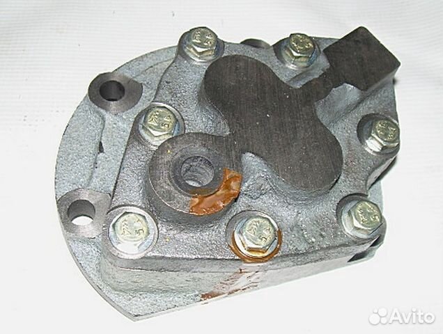 Насос масляный коробки передач 336.1704010-10