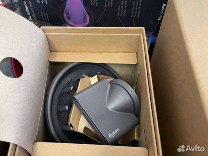 Фен Dyson supersonic