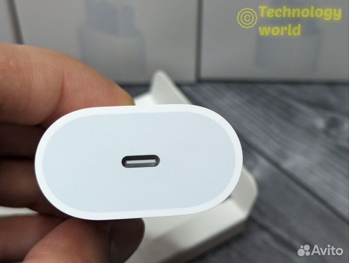 Оригинальный блок iPhone 20 w