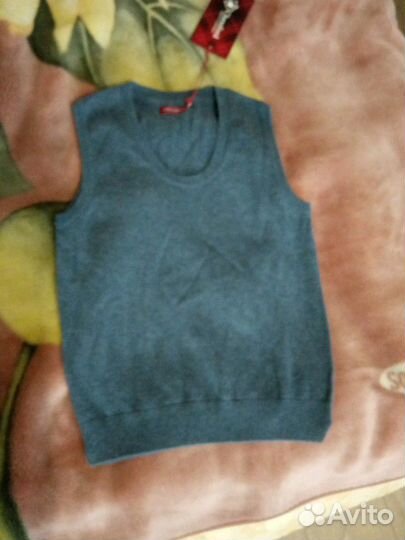 Безрукавка жилет 134-140 школьная форма