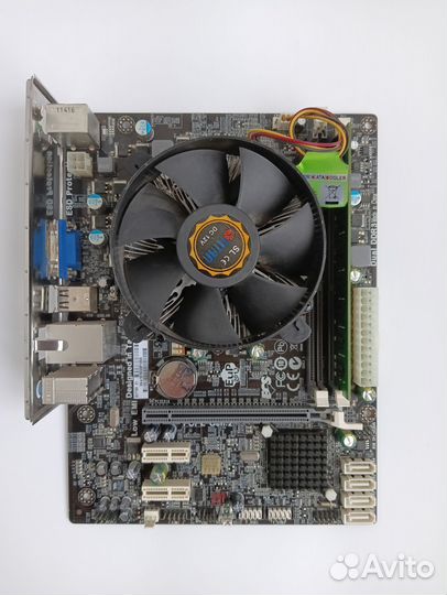 Материнская плата с процессором и памятью