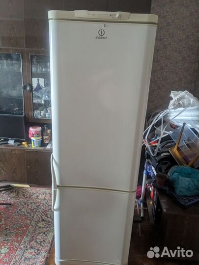Холодильник бу indesit