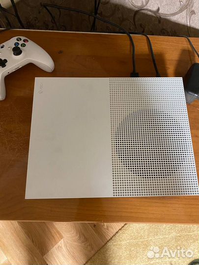 Xbox one s 2 геймпада 1tb