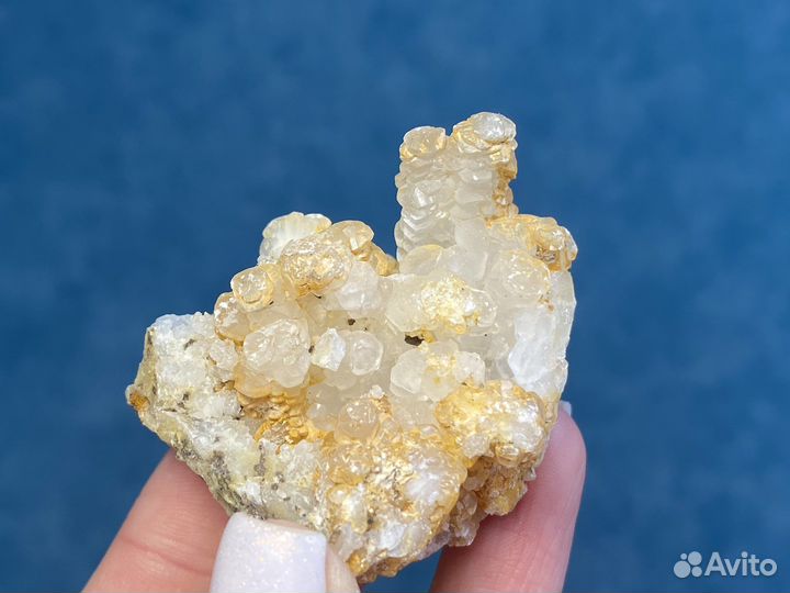 Лепестковый кальцит