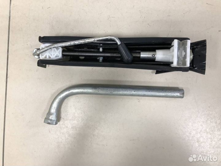 Домкрат Volkswagen Polo Sed RUS 2011