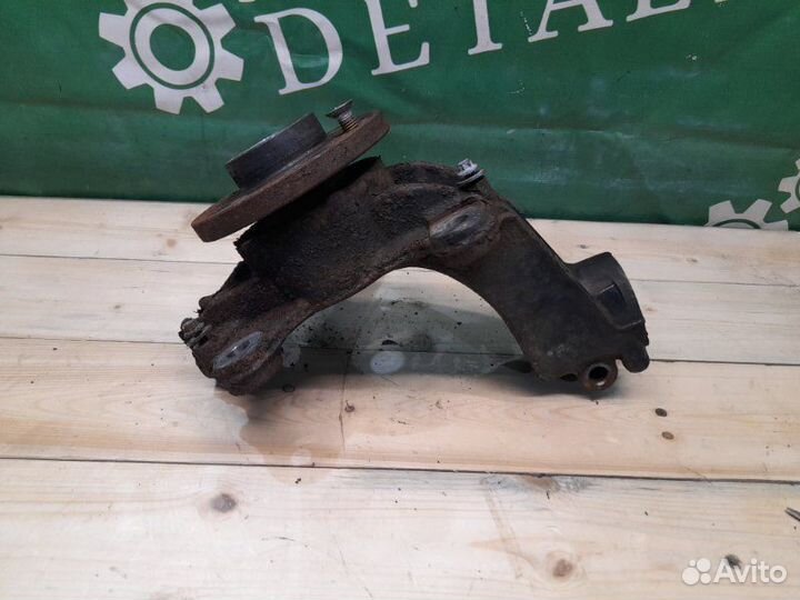 Кулак поворотный передний правый Volvo S60 2