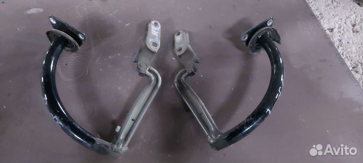 Петля багажника на Volkswagen Passat B6