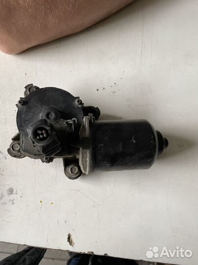 Моторчик стеклоочистителя переднего Kia Spectra