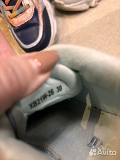 Кроссовки на девочку 30 31