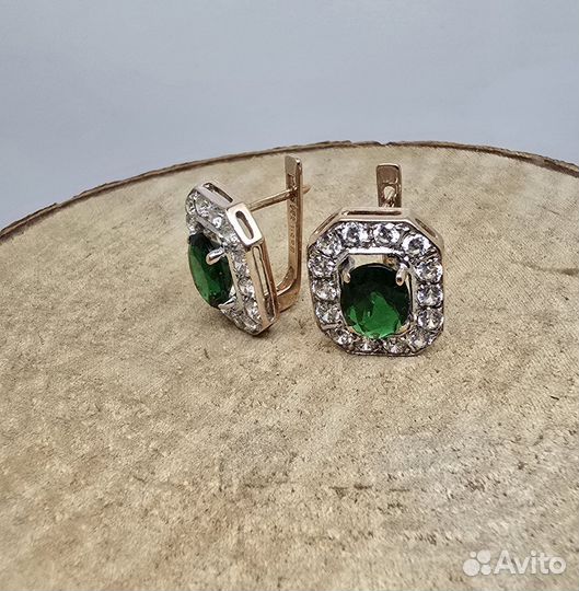 Комплект серьги и кольцо с камнями