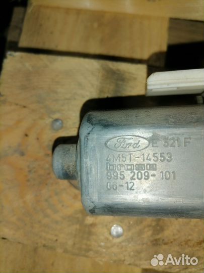 Моторчик стеклоподъёмника Ford Focus 2