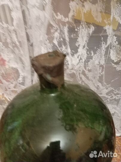 Старинная бутыль, зелёного стекла 20л