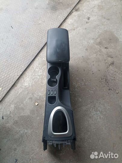 Подлокотник Nissan Qashqai J10 2006-2013г