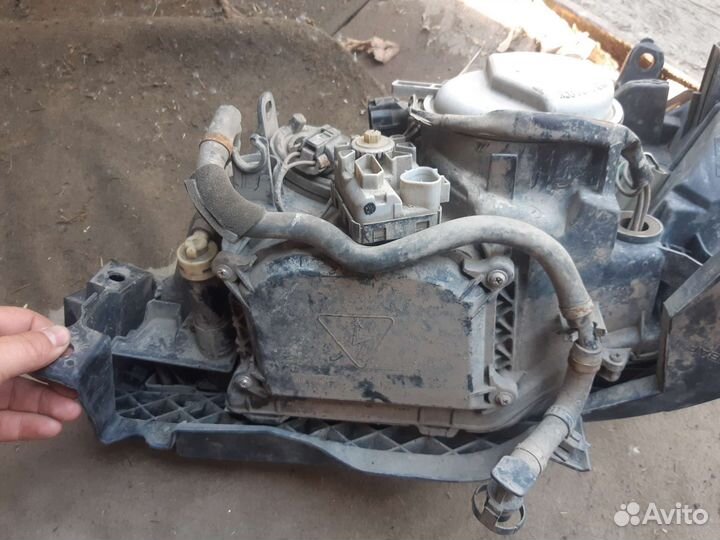 Фара правая Subaru Outback/Legacy