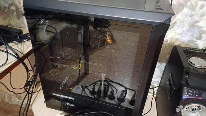 Игровой компьютер с монитором