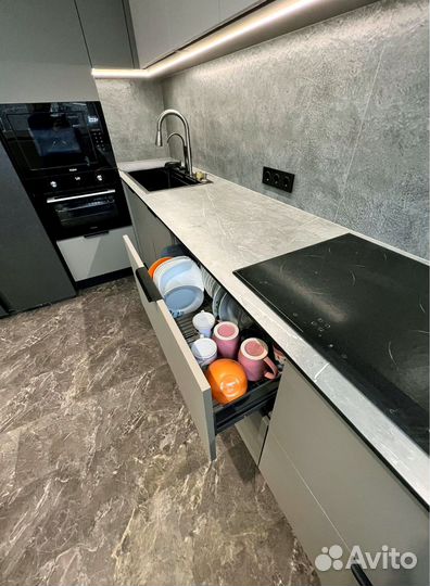 Кухни современные на заказ.Доставка и сборка