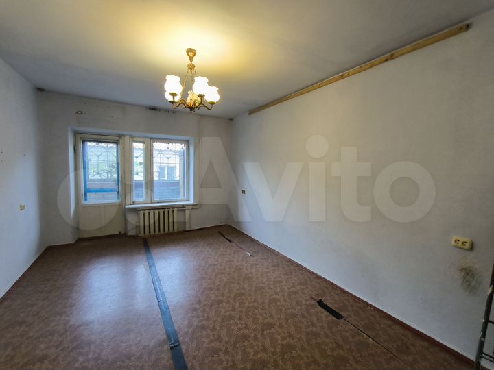 3-к. квартира, 64 м², 1/5 эт.