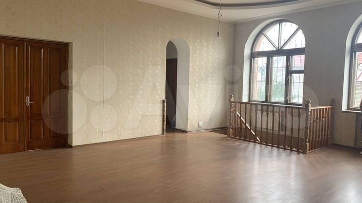 Дом 650 м² на участке 6,5 сот.