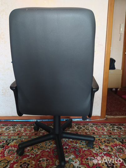 Компьютерное офисное кресло
