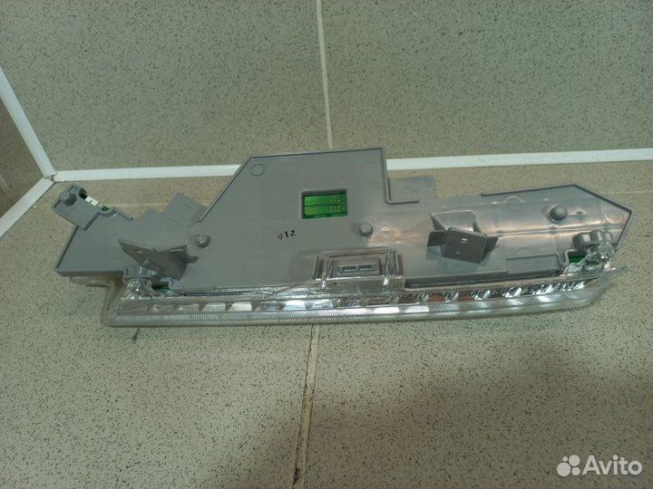 Фара дневного света левая (ходовые огни) Toyota