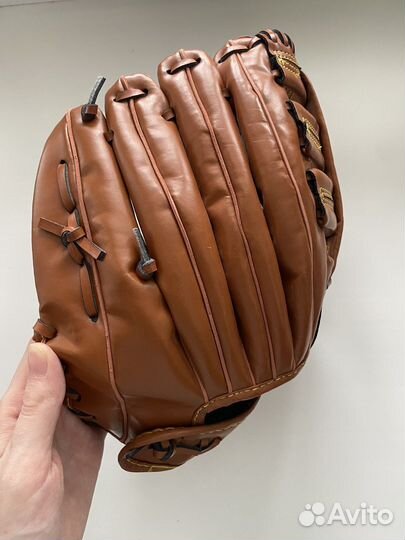 Новая перчатка для бейсбола Start up