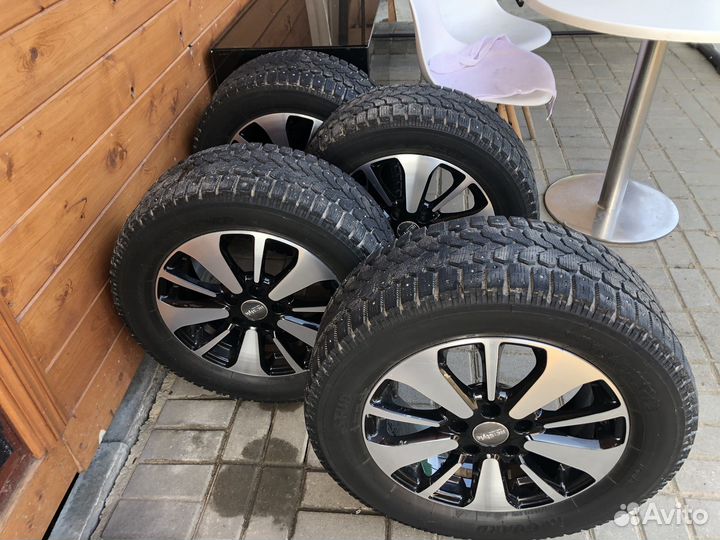 Yokohama Ice Guard F700Z 215/60 R16