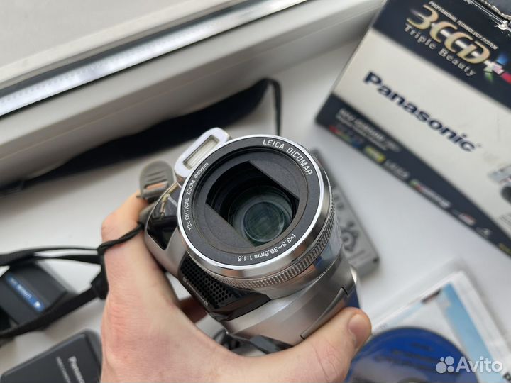 Видеокамера Panasonic NV-GS500 цифровая