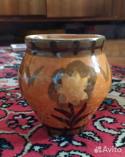 Набор глиняных чашек