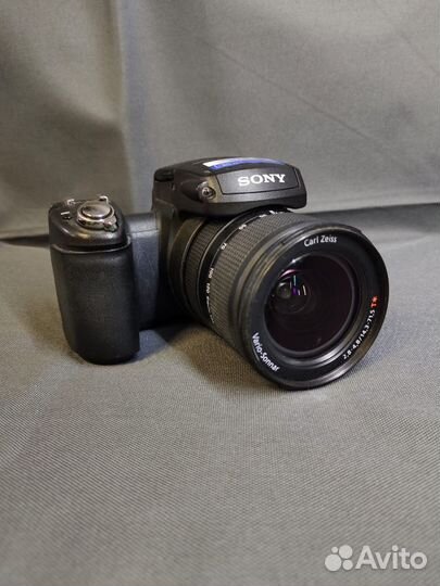 Фотоаппарат Sony DSC-R1