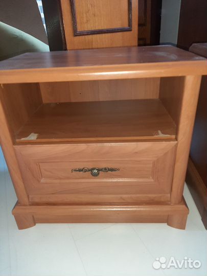 Тумба прикроватная