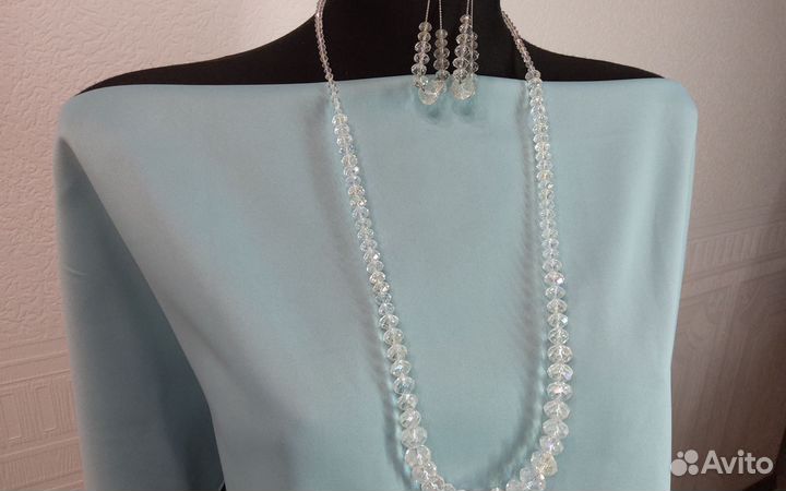 Комплект бижутерии серьги и длинные бусы