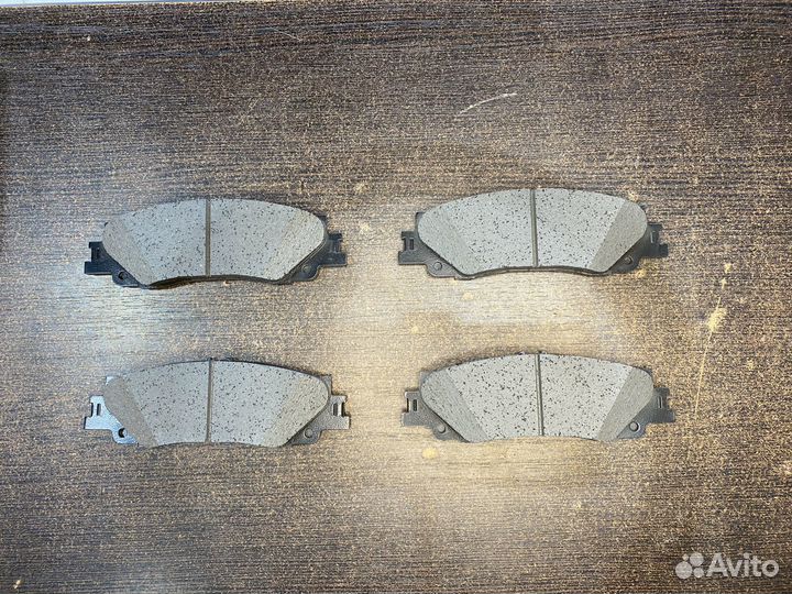 Колодки задние Land Cruiser 300 04466-60190