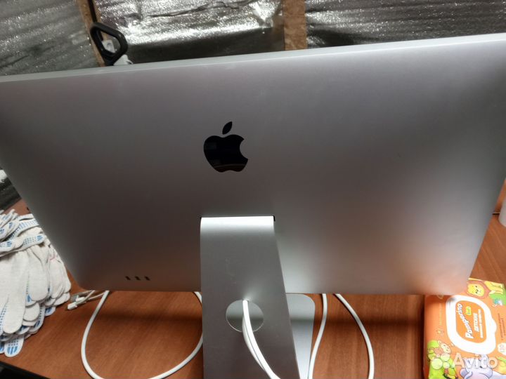 Монитор Apple LED Cinema (28 дюймов)
