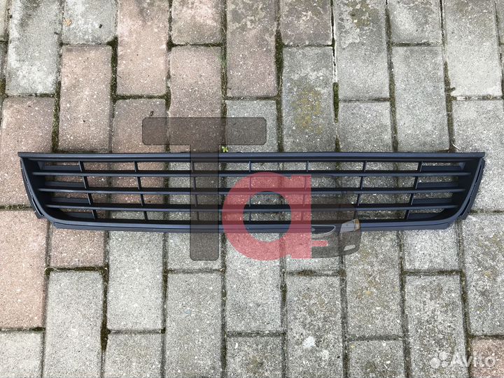 Черная нижняя решетка Поло седан 2010-2014