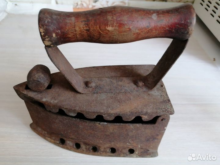Утюги чугунный и угольный старинные
