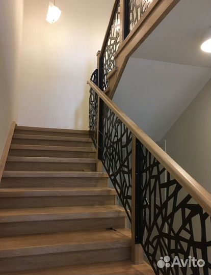 Перила стальные для лестницы в частный дом