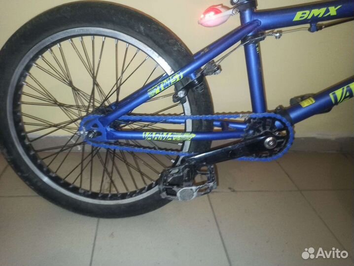 Трюковой велосипед BMX