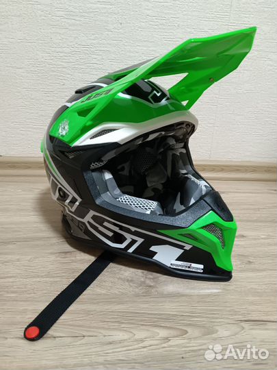 Кроссовый шлем just 1