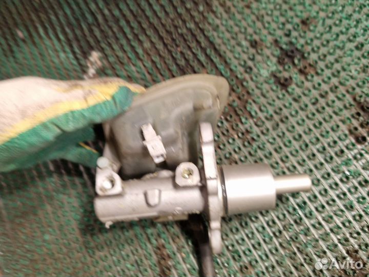 Главный тормозной цилиндр Audi A6 C5 Allroad