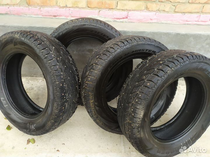 Cooper Weather-Master Ice 100 235/65 R18 35H