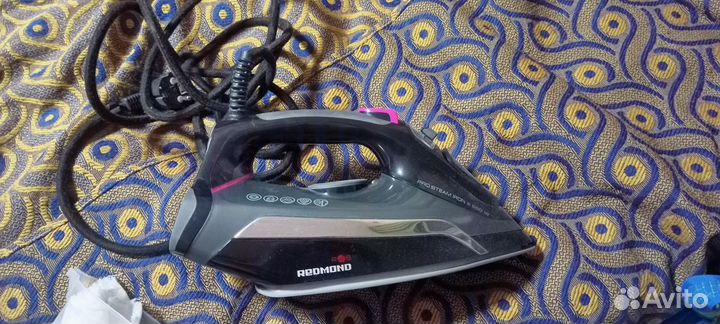 Умный утюг Redmond ri-c254s