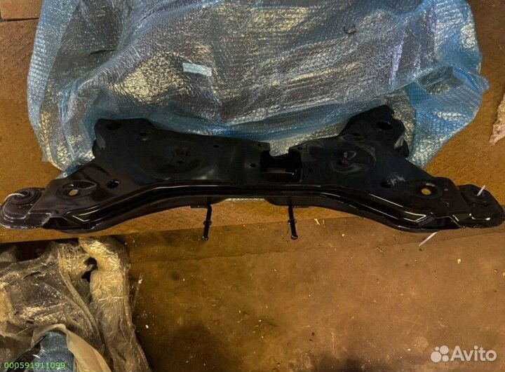 Пoдpамник передний Hyundai Getz