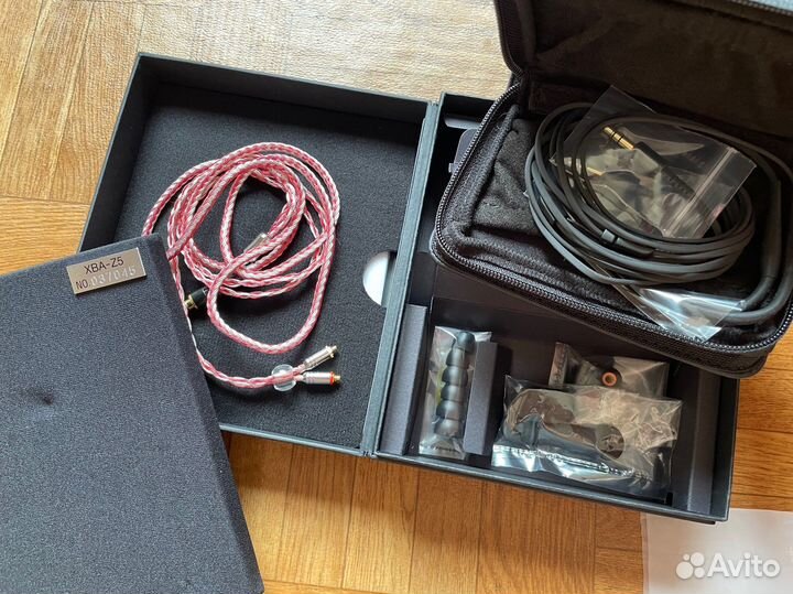 Наушники Sony XBA-Z5