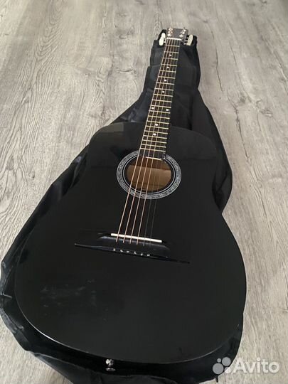 Акустическая гитара