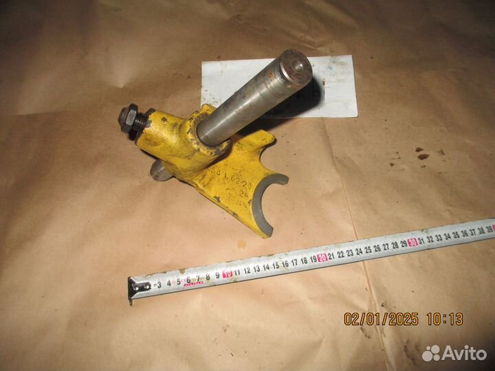 Вилка с осью передней бабки 16в20,1в62г